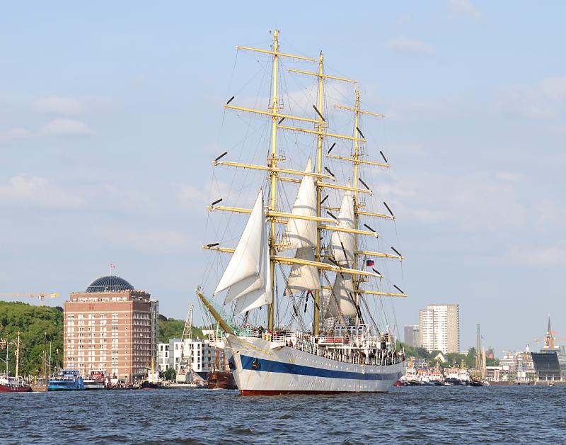 2600_8153 Der russische Grosssegler MIR vor Hamburg Neumuehlen. | Hafengeburtstag Hamburg - groesstes Hafenfest der Welt